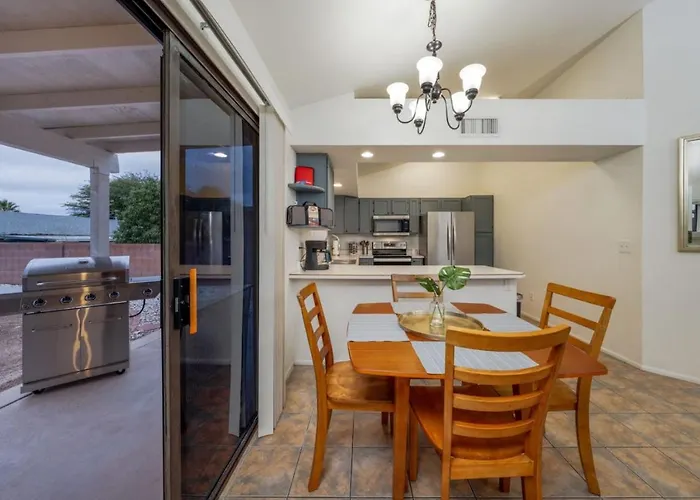 Near Nw Hospital, 3 Bedroom 2 Ba, Fenced, Garage * Tucson