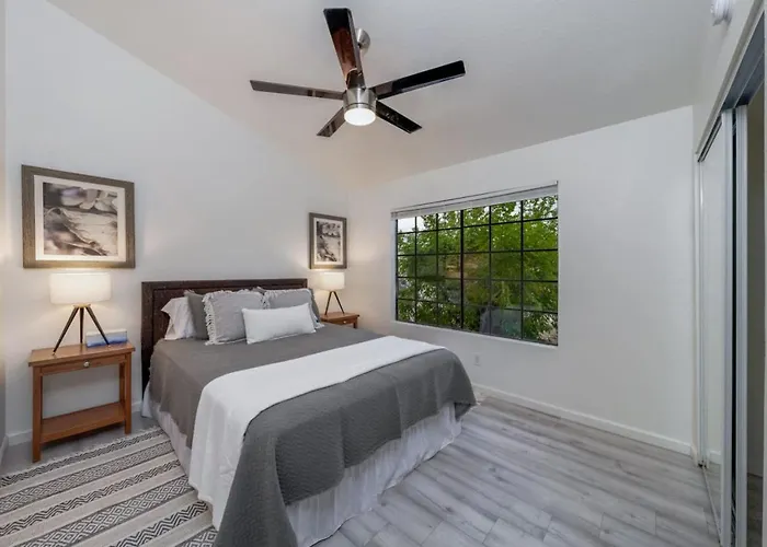 Near Nw Hospital, 3 Bedroom 2 Ba, Fenced, Garage *