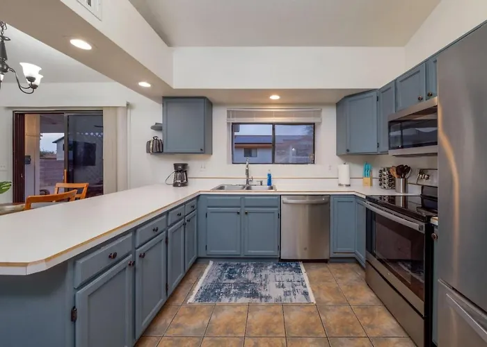 Holiday home Near Nw Hospital, 3 Bedroom 2 Ba, Fenced, Garage Tucson
