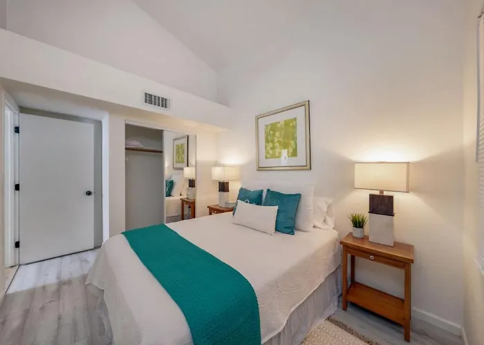 Near Nw Hospital, 3 Bedroom 2 Ba, Fenced, Garage *